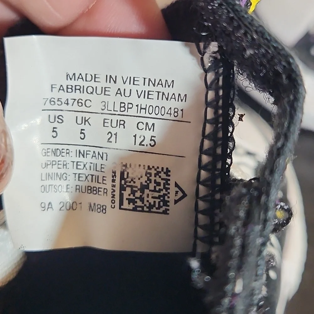 CONVERSE Chuck Taylor Unicorn Sneaker 5M Toddler